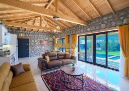 Villa SERENYA