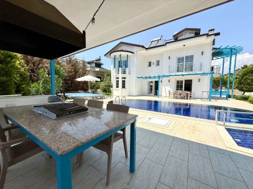 Villa ZENORA